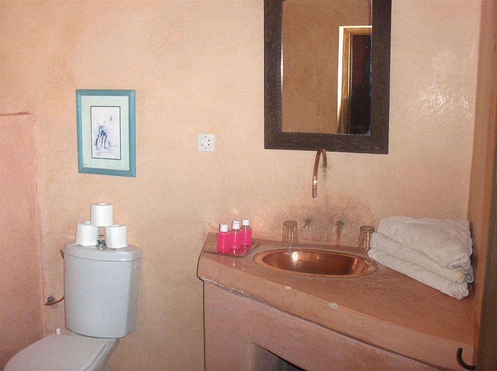 Bed and Breakfast Kasbah Du Peintre Ait Benhaddou Esterno foto