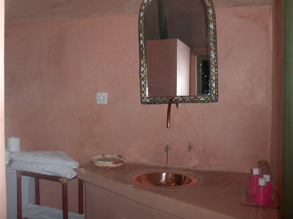 Bed and Breakfast Kasbah Du Peintre Ait Benhaddou Esterno foto