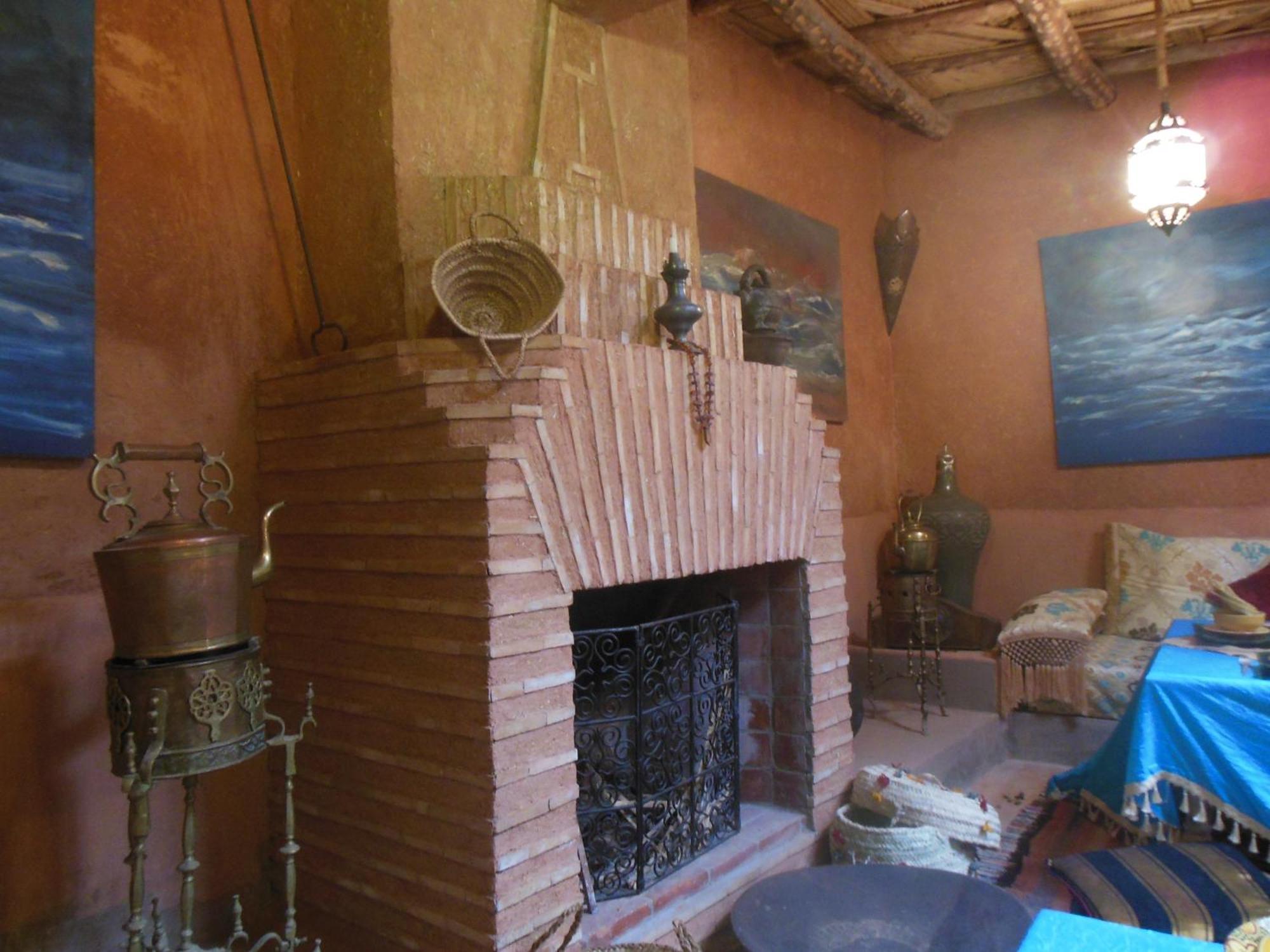 Bed and Breakfast Kasbah Du Peintre Ait Benhaddou Esterno foto