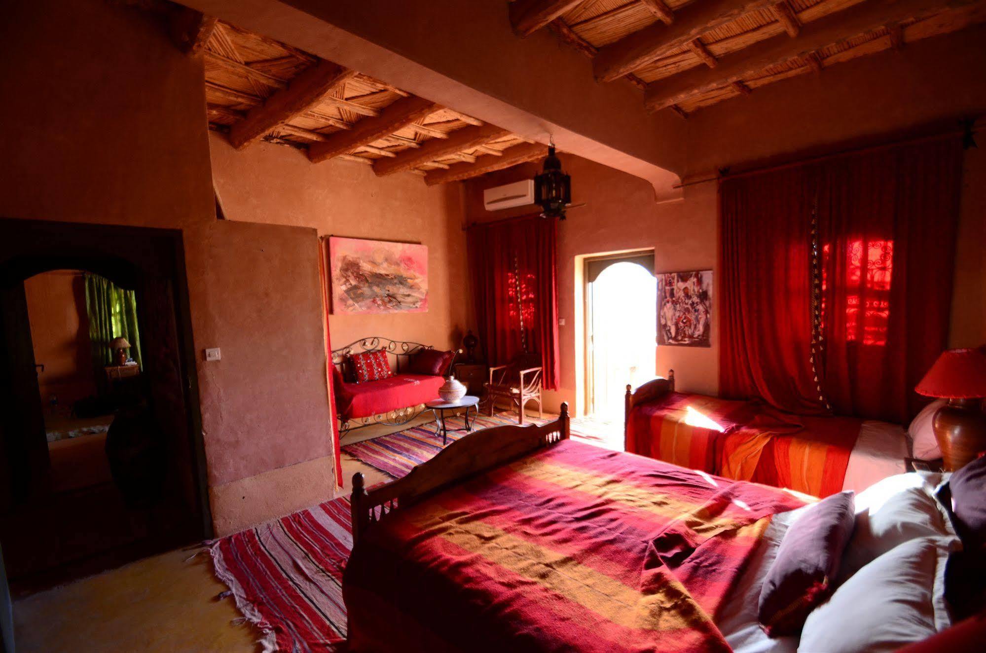 Bed and Breakfast Kasbah Du Peintre Ait Benhaddou Esterno foto