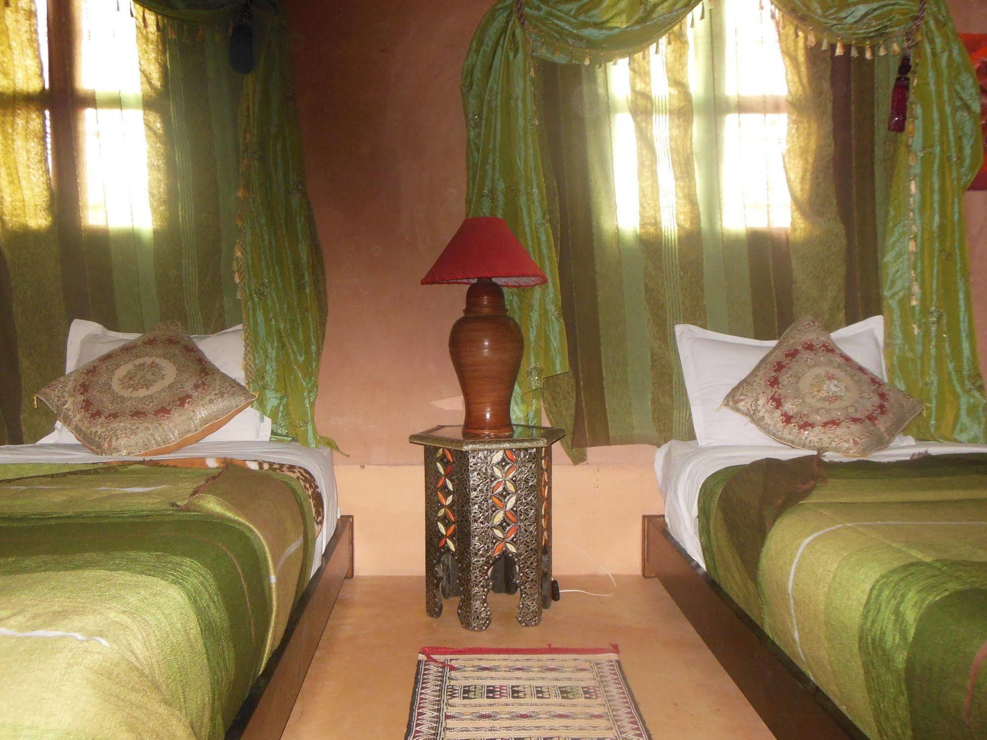 Bed and Breakfast Kasbah Du Peintre Ait Benhaddou Esterno foto