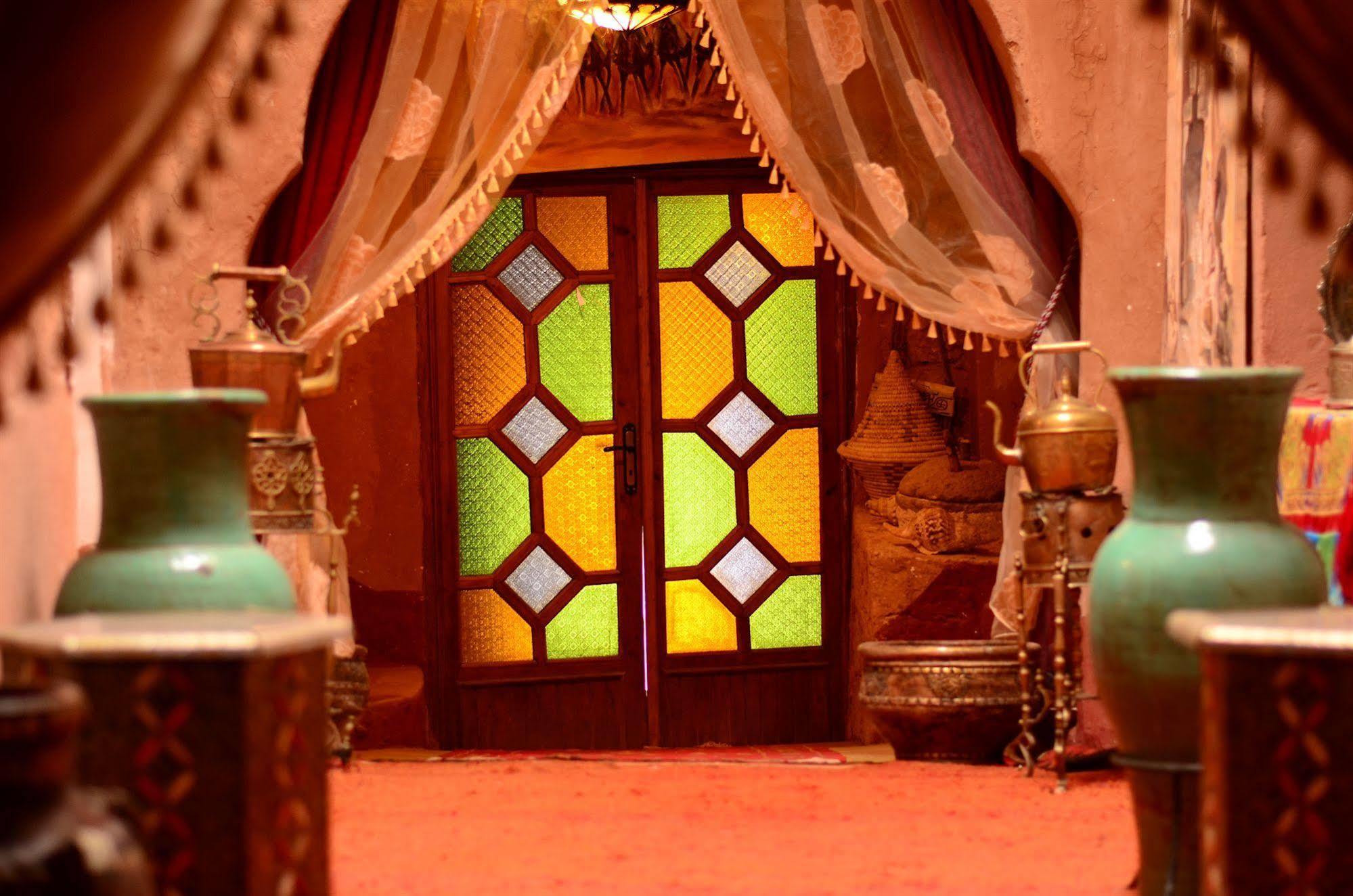 Bed and Breakfast Kasbah Du Peintre Ait Benhaddou Esterno foto